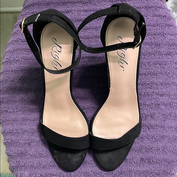 Black Women's Heels - Picture 1 of 7